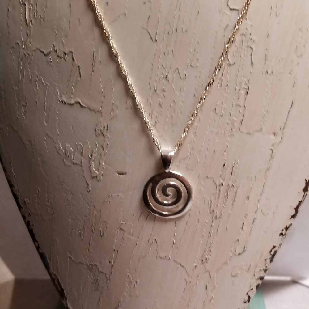 Sterling silver swirl necklace pendant